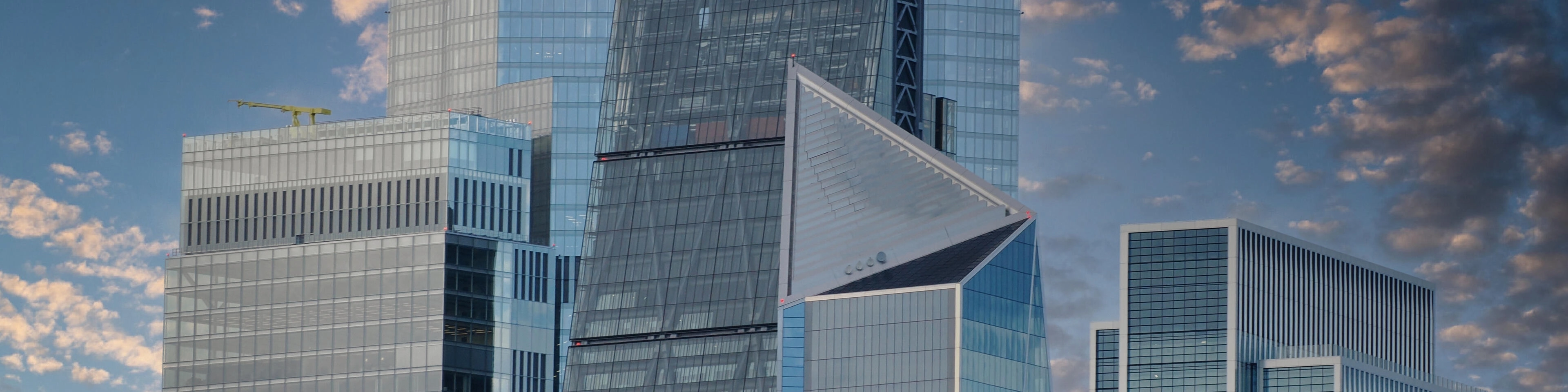 Wieżowce w dzielnicy City of London przy Bishopsgate, finansowym sercu Londynu
